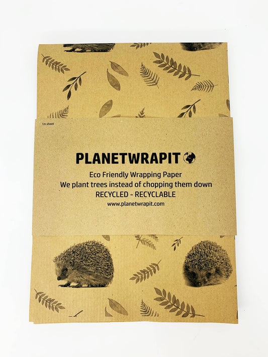 Gavepapir i genbrugskraftpapir – med søde pindsvin! (Rulle 3 m x 50 cm)