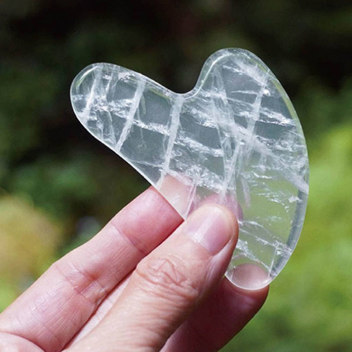 Gua Sha ansiktsmassasje i grønn jade