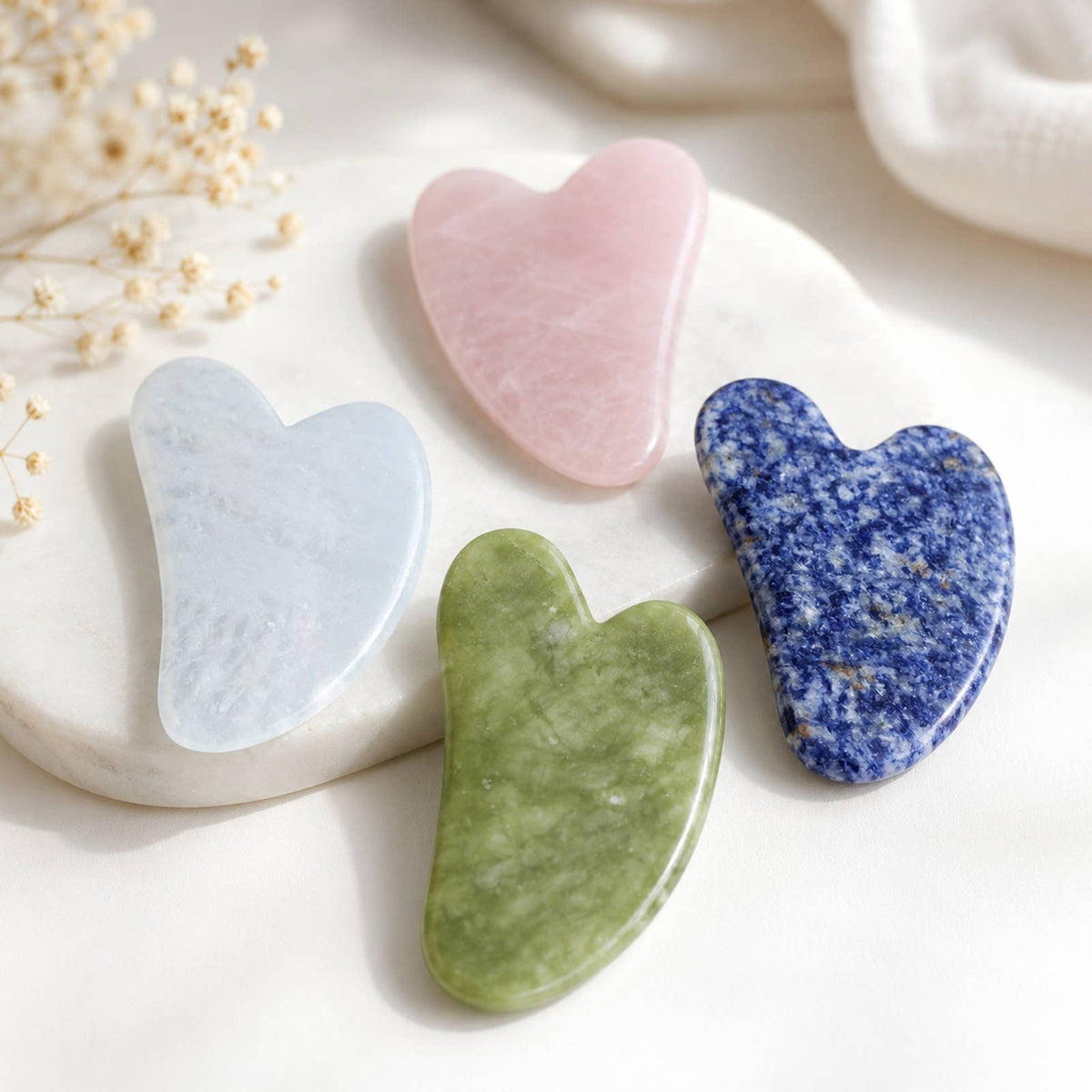 Gua Sha ansiktsmassasje i grønn jade