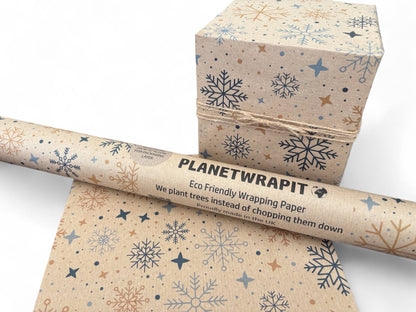 Gavepapir i resirkulert kraftpapir – med vakre jule-snøfnugg! (Rull 3 m x 50 cm)