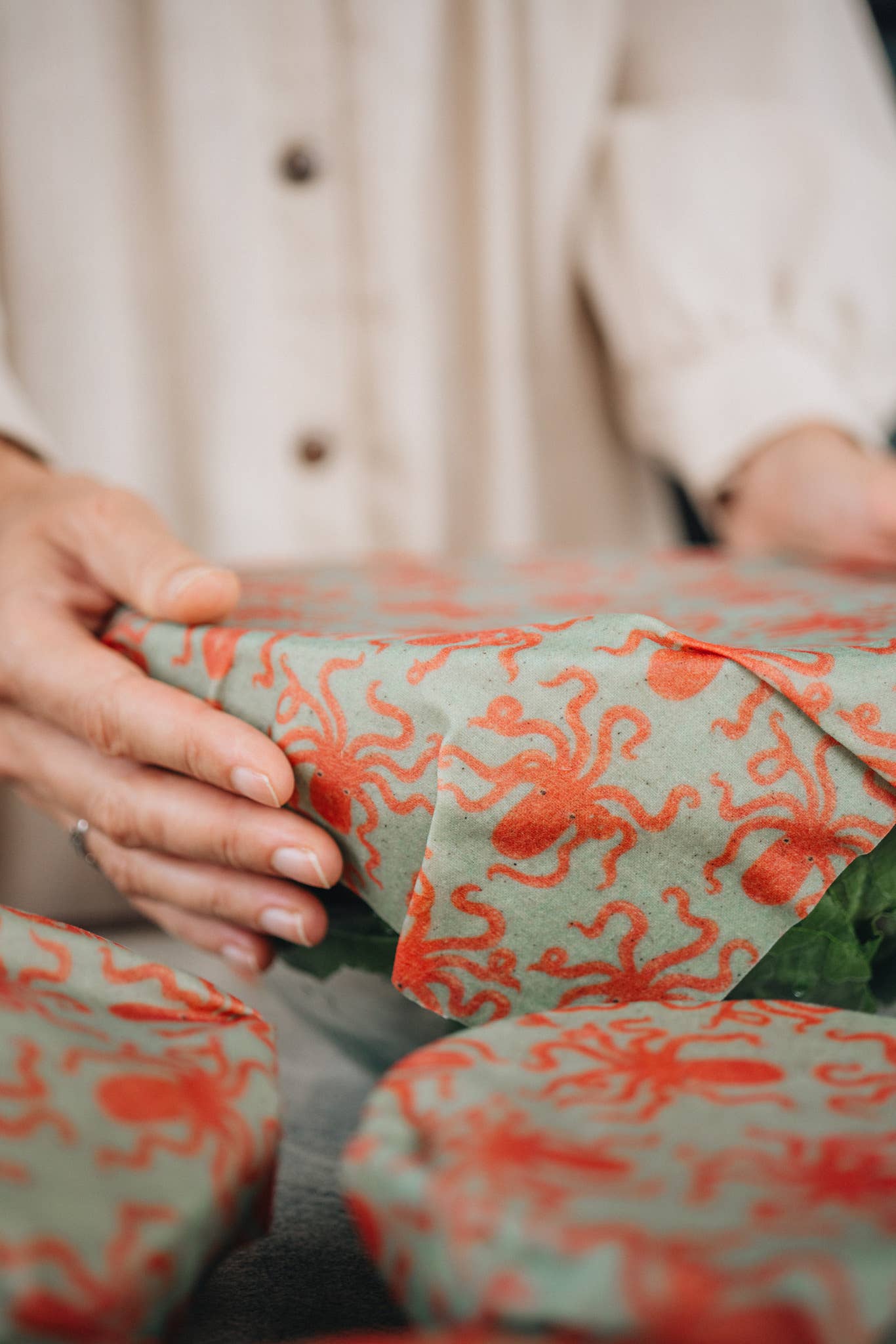 Gjenbrukbar bivoksrull – klipp til ønsket størrelse (33 × 91 cm): Hexagonia